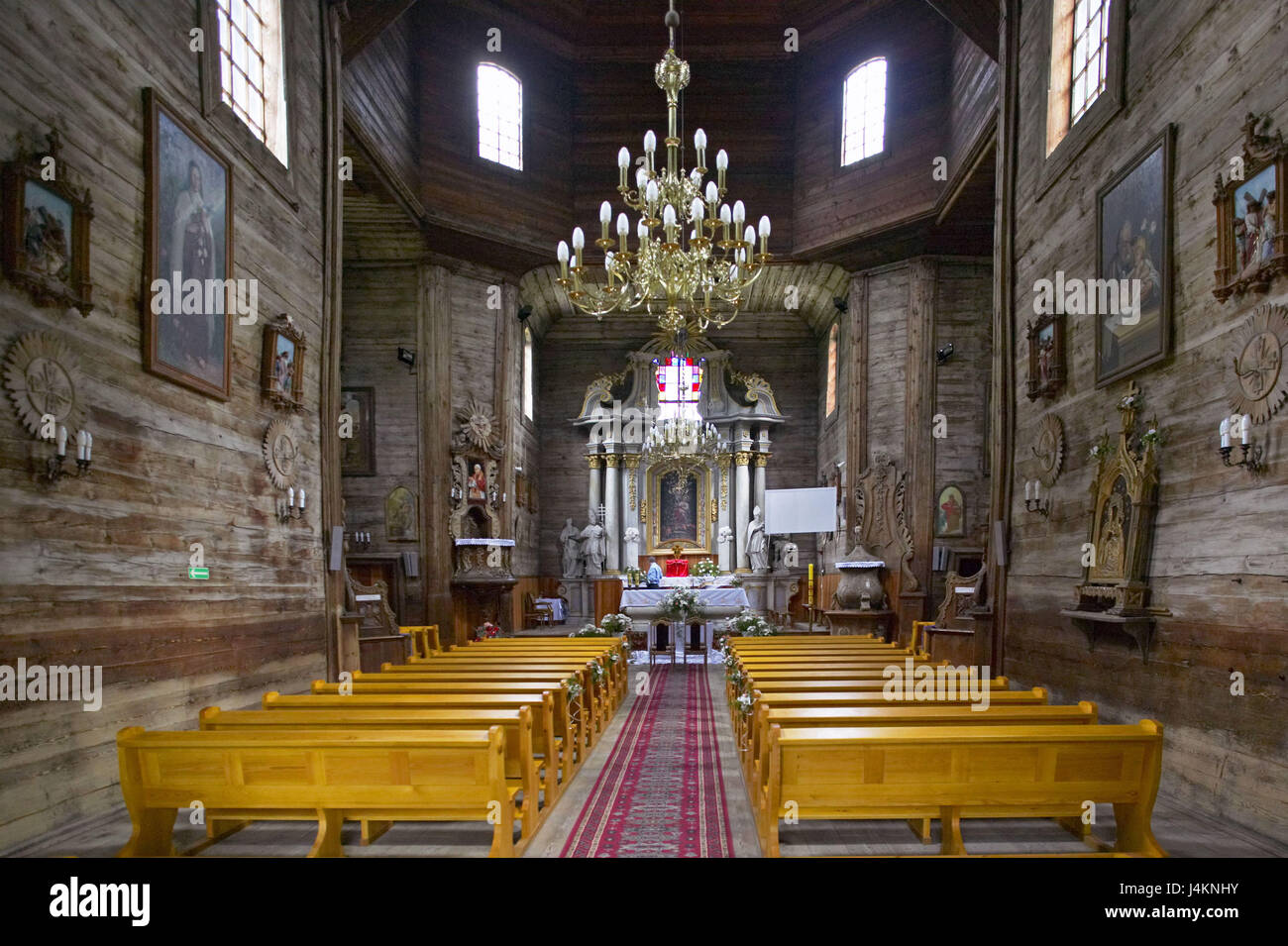 Altare In Legno Per Chiesa Polonia, Mnichow, chiesa di legno, interior shot, altare, selle Europa
