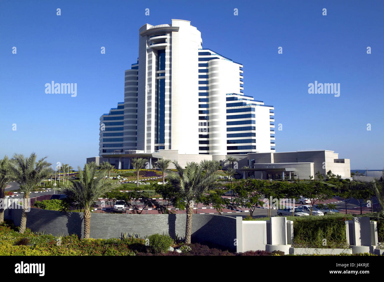 Emirati Arabi Uniti, Fujairah, hotel 'Le Meridien Al Aqah Beach Resort', parcheggio VAE, penisola araba, il Medio Oriente, città, hotel facility, holiday è allegato, hotel a cinque stelle, hotel a 5 stelle, edificio, architettura, hotel business, turismo, vacanze, vacanze Foto Stock