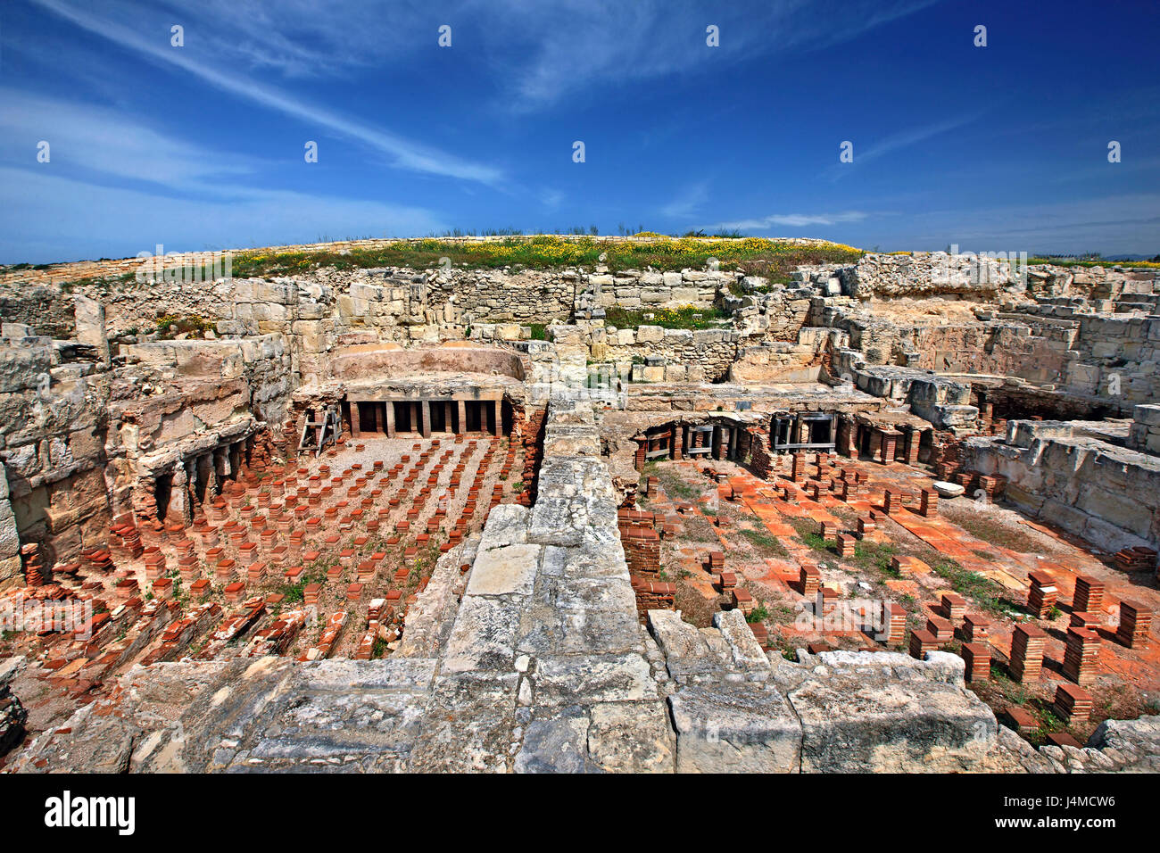 Rovine di antiche (Roman) bagni pubblici, all'antica Kourion, distretto di Lemessos (Limassol), Cipro Foto Stock