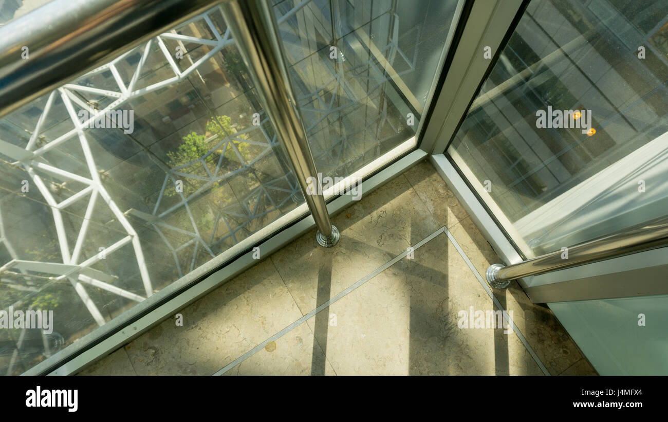 Elevator Pitch - mezzo colpo di ascensore sollevamento Foto Stock