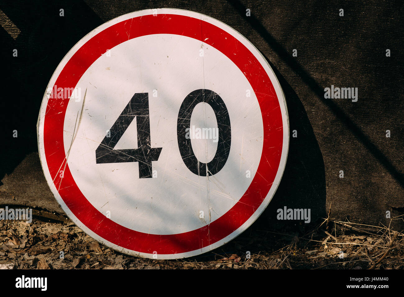 Segno di traffico strada 40 km h Foto Stock