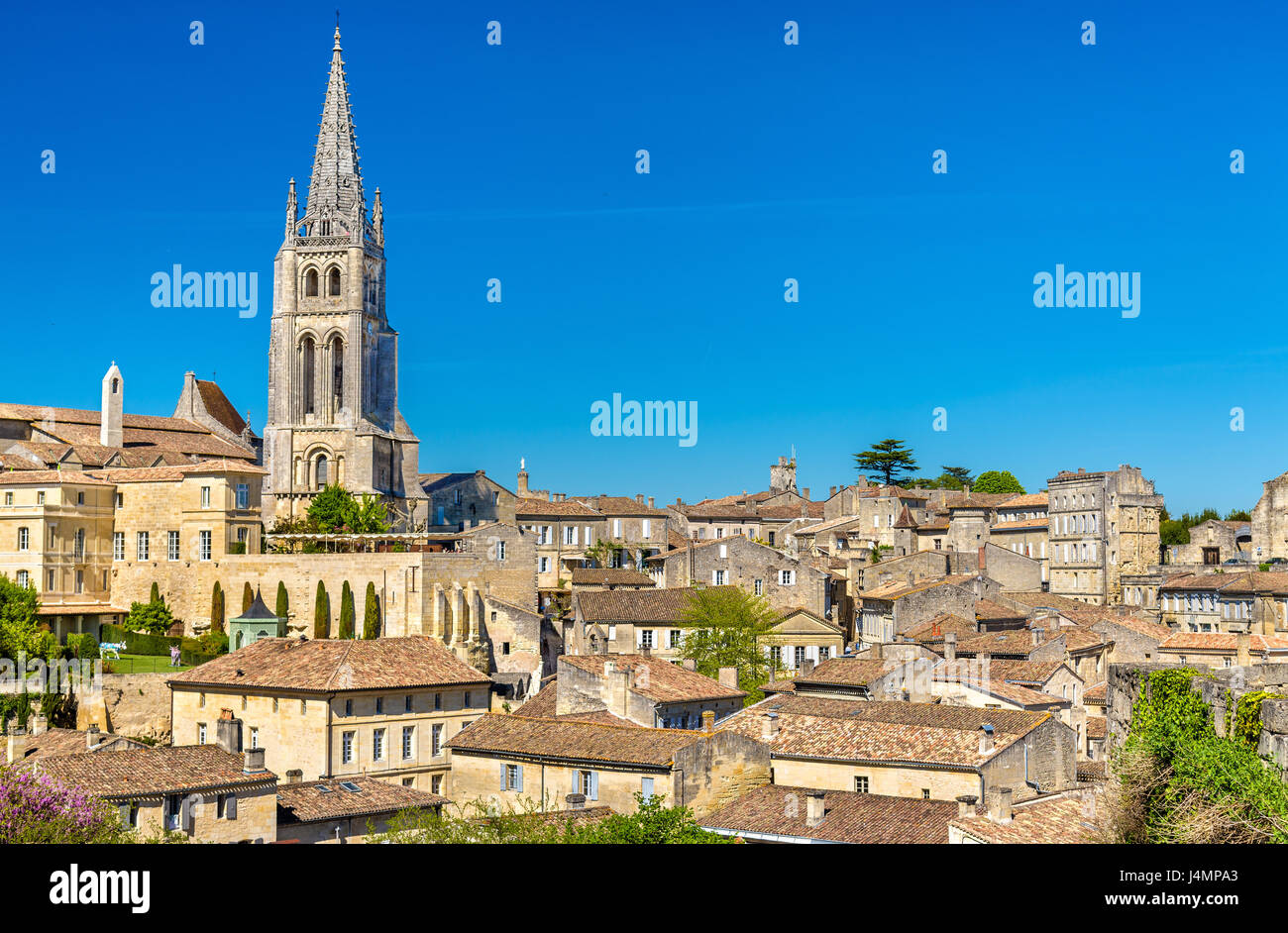 Paesaggio urbano della città di Saint-Emilion, patrimonio UNESCO in Francia Foto Stock