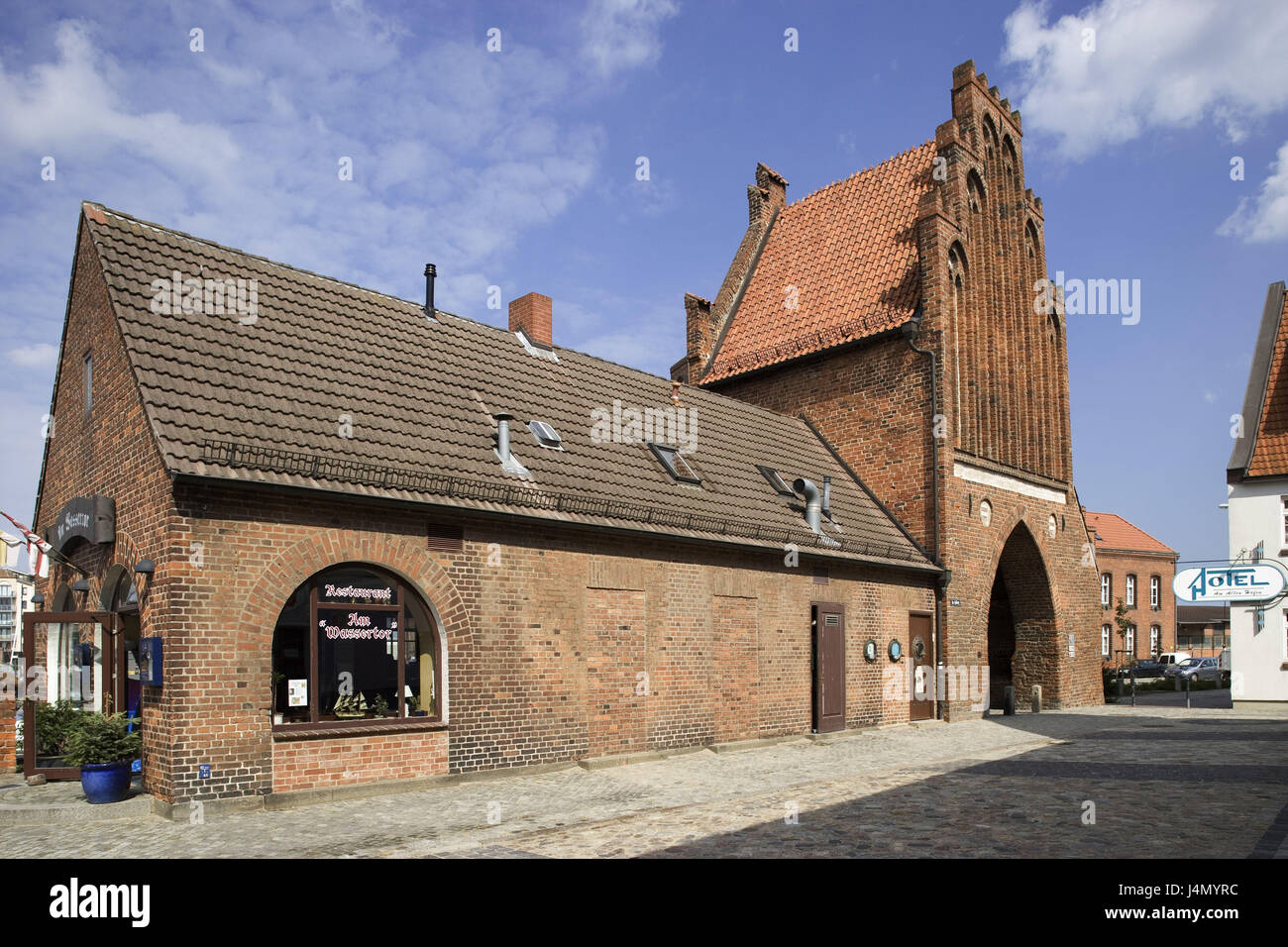 Germania, Meclemburgo-Pomerania occidentale, cittadina anseatica di Wismar, acqua gate, in montagna Loh, Foto Stock