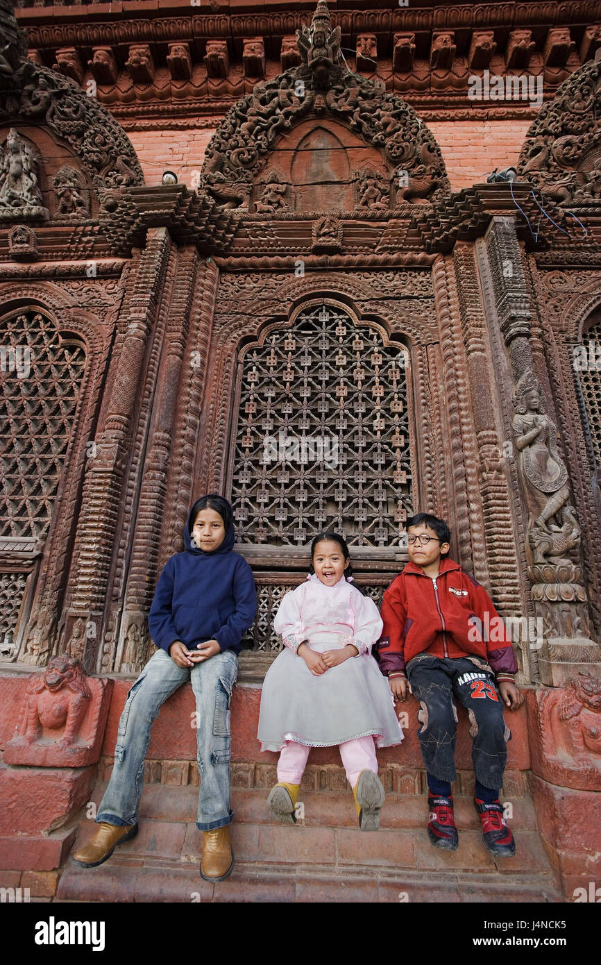 Il Nepal, Kathmandu, Durbar Square, tempio, facciata, bambini, Foto Stock