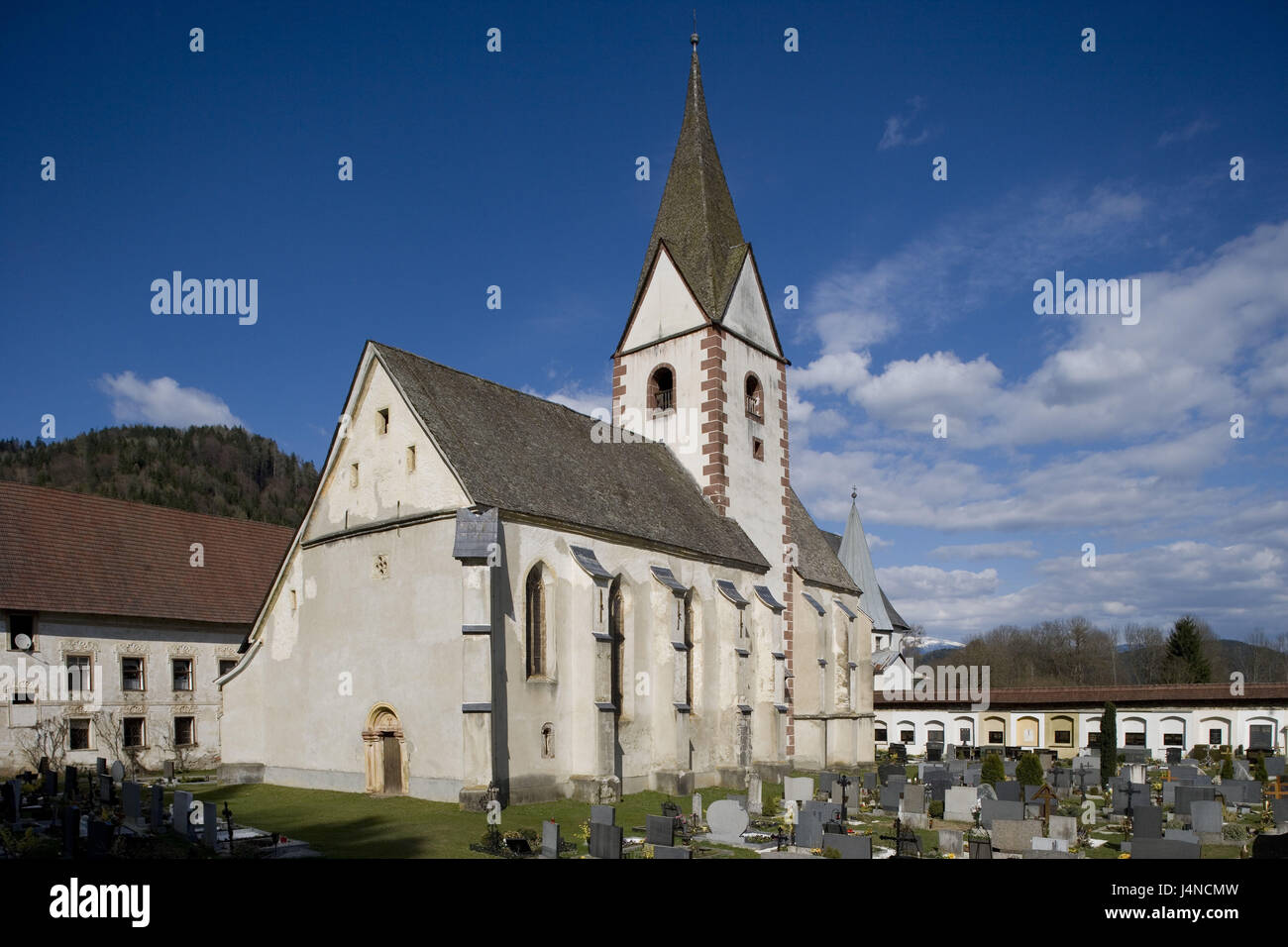 Austria, Carinzia, alle prese, la vecchia chiesa parrocchiale, il cimitero Foto Stock
