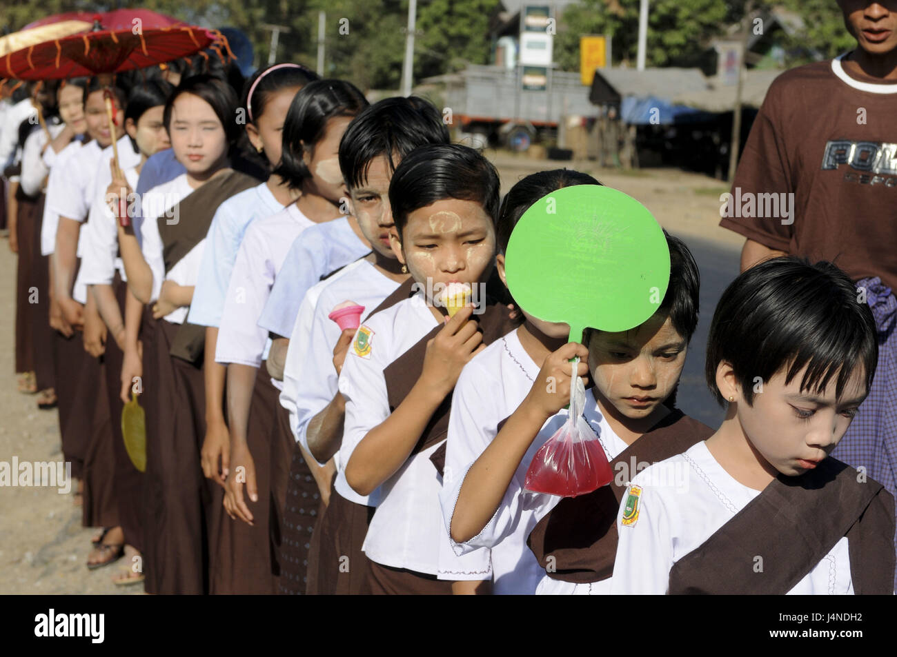 Myanmar, bambini, processione, cerimonia, Foto Stock