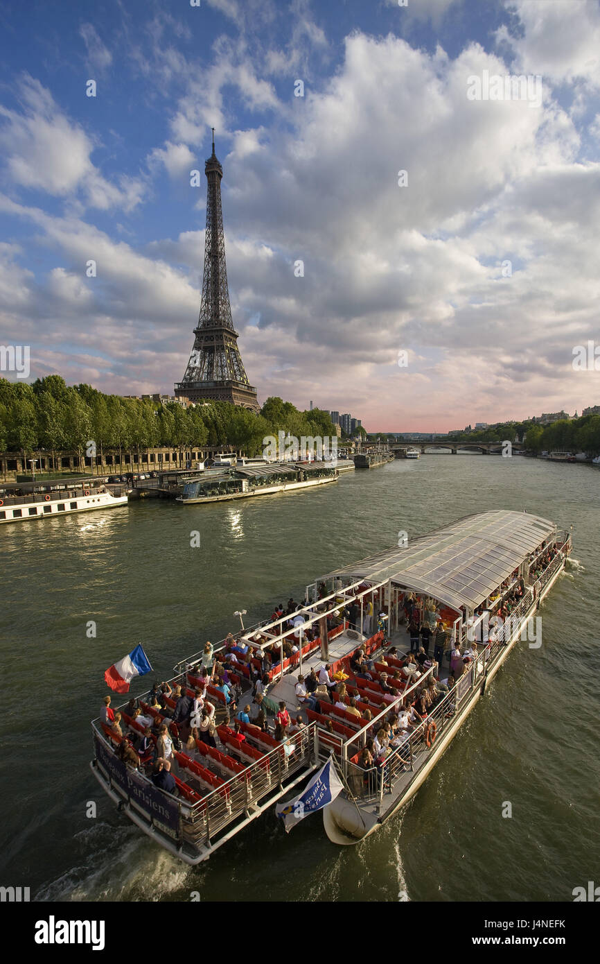 Francia, Parigi Torre Eiffel, il suo flusso turistico, boot, Foto Stock