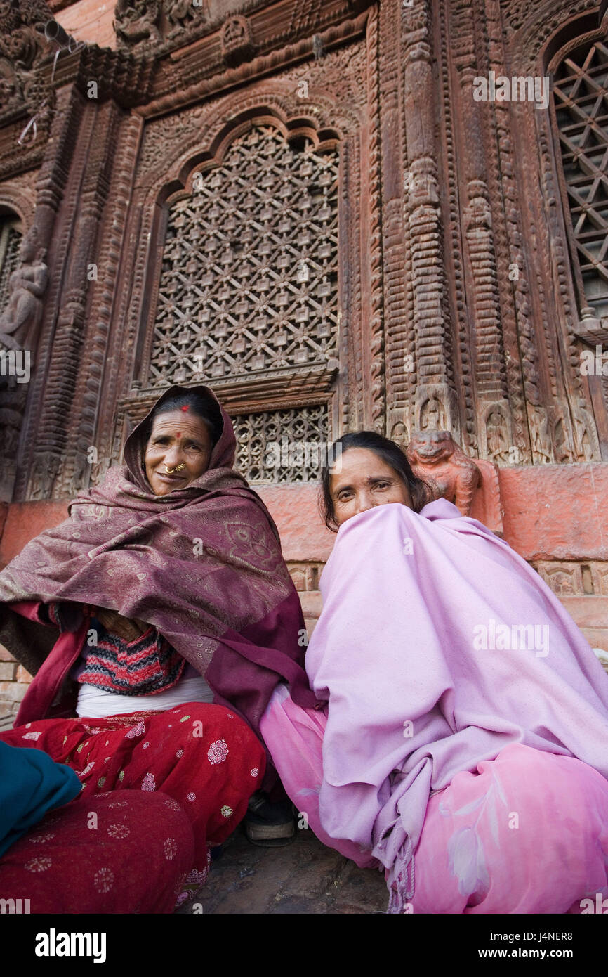 Il Nepal, Kathmandu, Durbar Square, tempio, facciata, donne, sorriso, Foto Stock