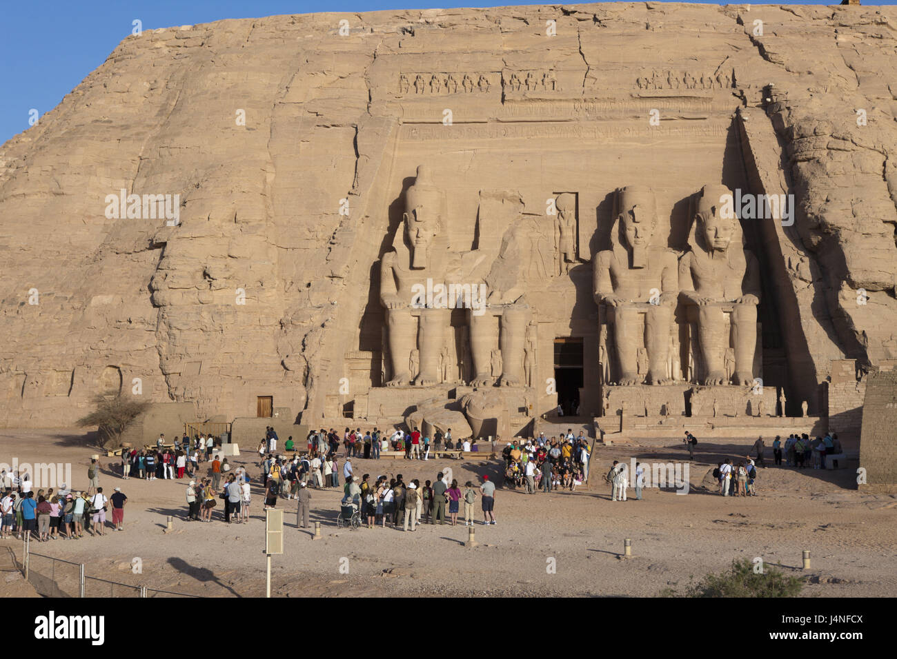 I turisti, templi del faraone Ramses II, input, Abu Simbel Egitto, Foto Stock