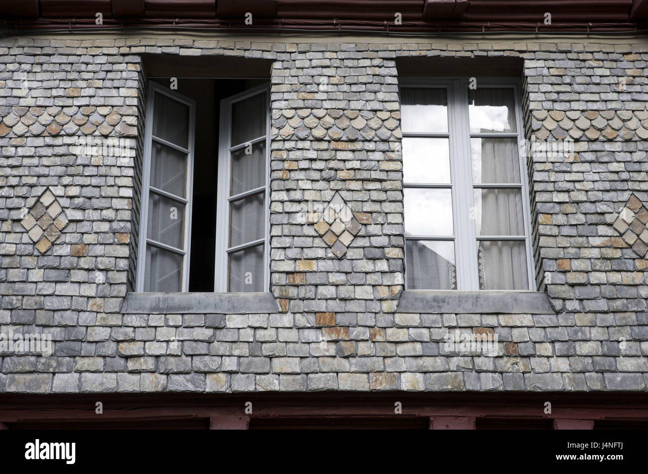 Francia, Bretagna, Morlaix, Rue Ee de Guernisac, casa residenziale, dettaglio facciata di ardesia, Foto Stock