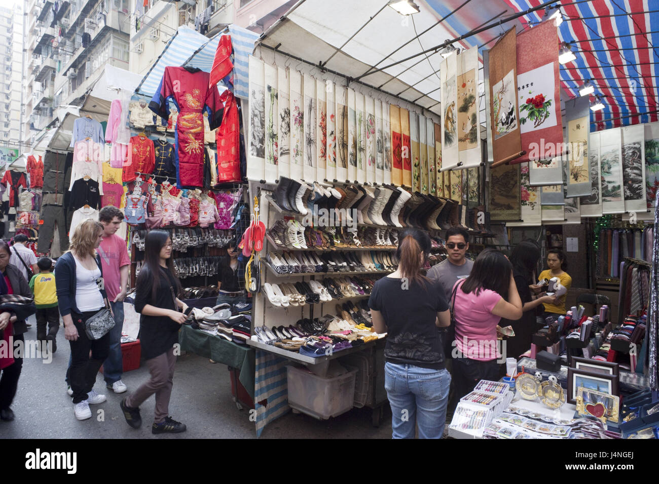 Cina, Hong Kong Kowloon, Mong Kok, mercato, Visitatore, Foto Stock