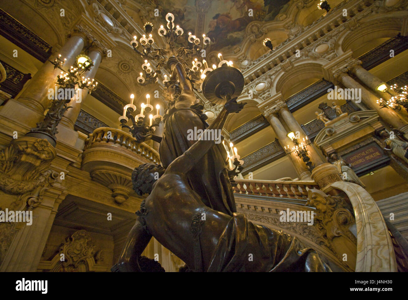 Francia, Parigi, opuses guarnitura, scale, statua, lampade, all'interno, Foto Stock
