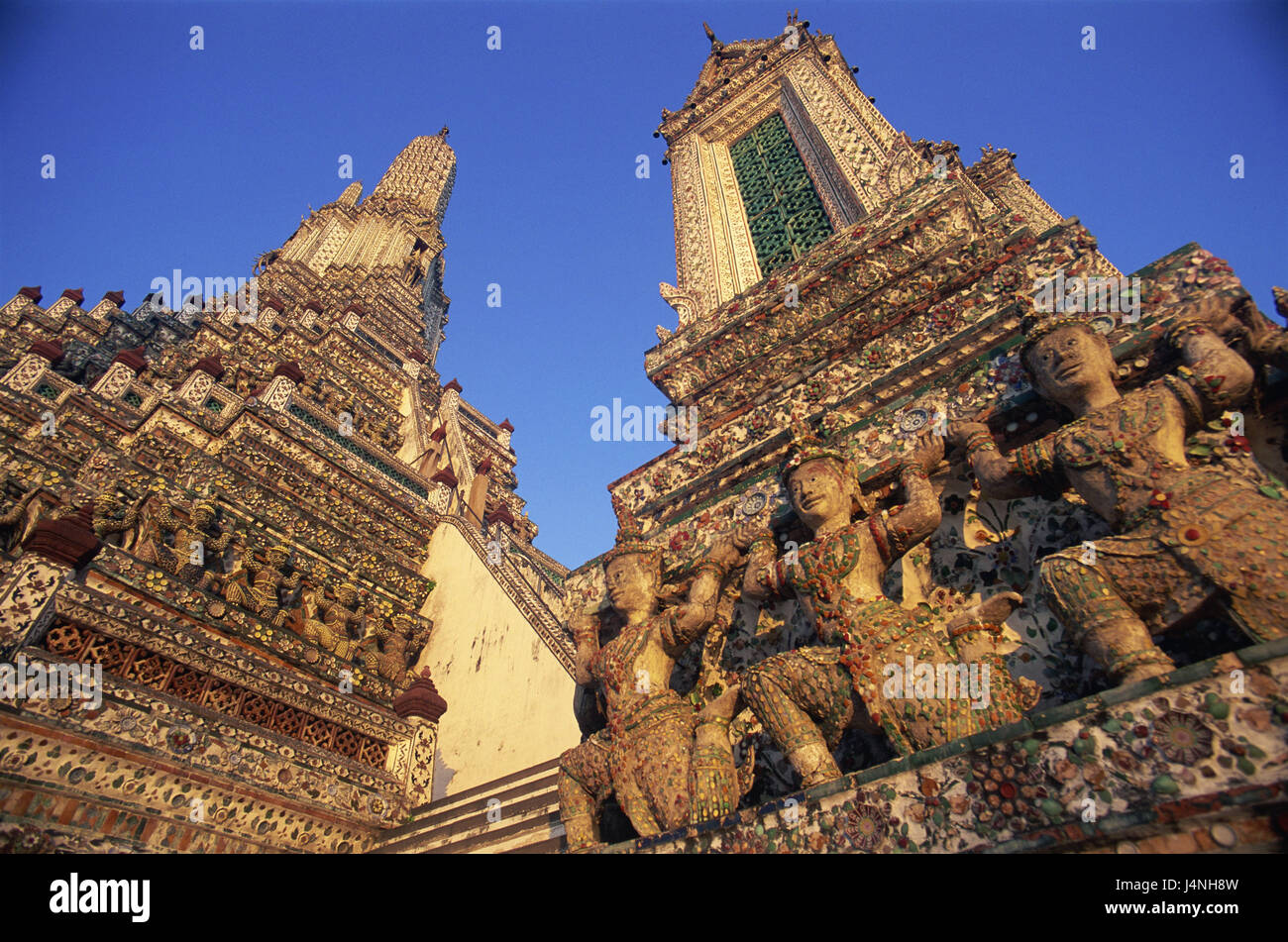 Thailandia, Bangkok, Wat Arun, tempio dell'alba, dal di sotto, Foto Stock