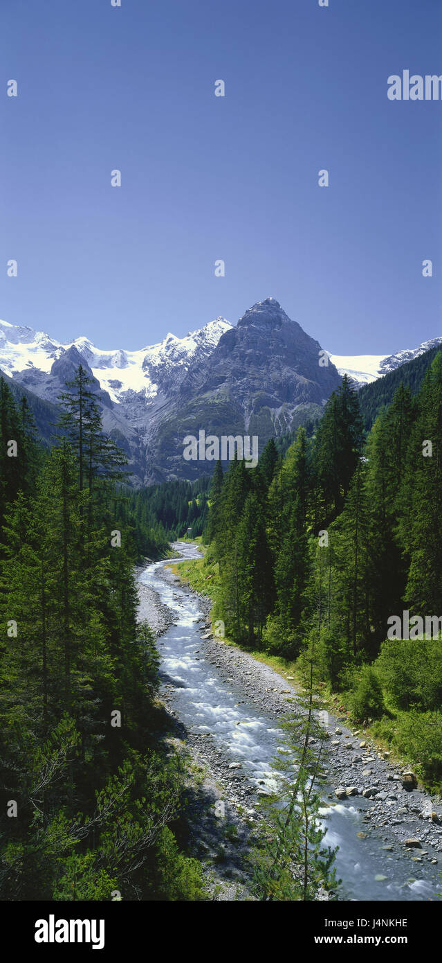 L'Italia, Alto Adige, Val Venosta, Trafoier valley, Brook, montagne, il paesaggio di montagna, montagne, regione montagnosa, scenario, summit, neve avanzi di cibo, acqua, mountain brook, cielo, blu, visualizzazione Foto Stock
