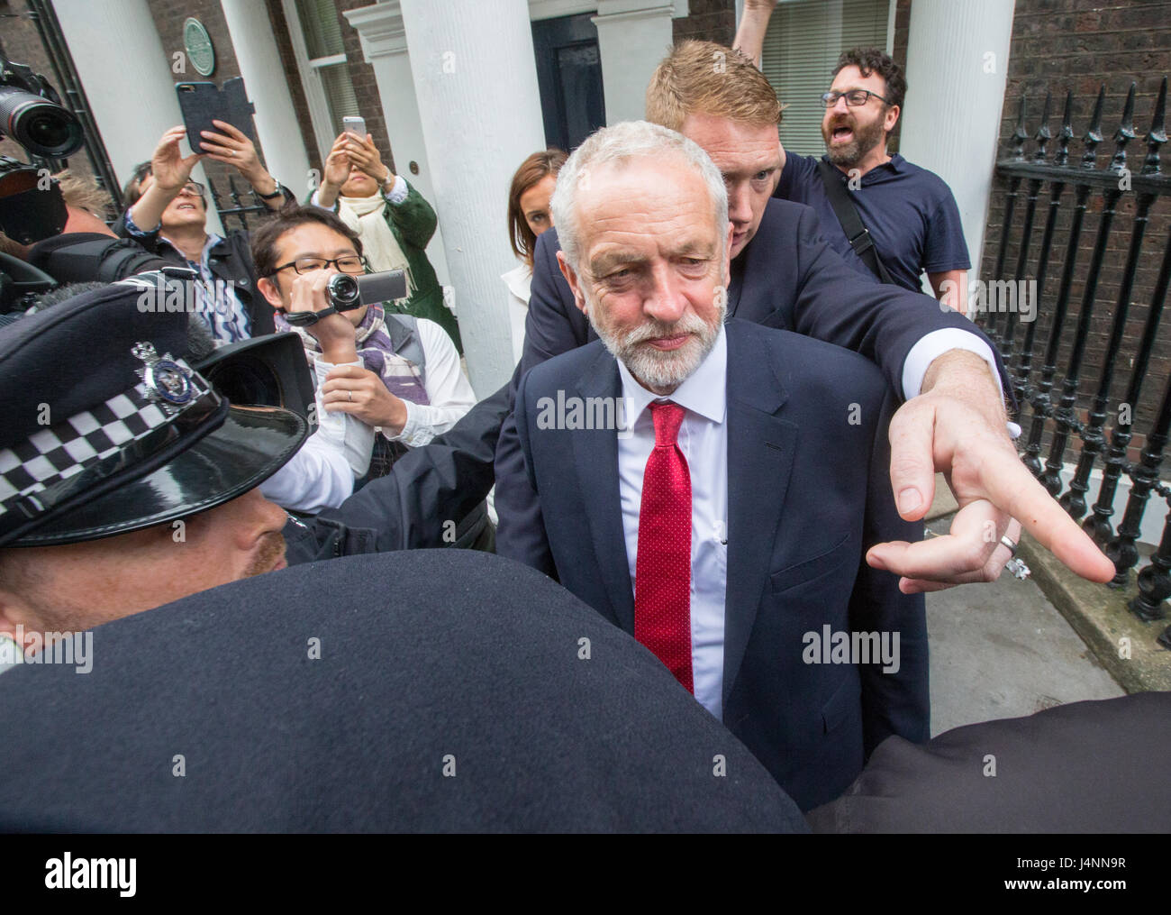 Jeremy Corbyn, leader del partito laburista, la campagna per le elezioni generali Foto Stock