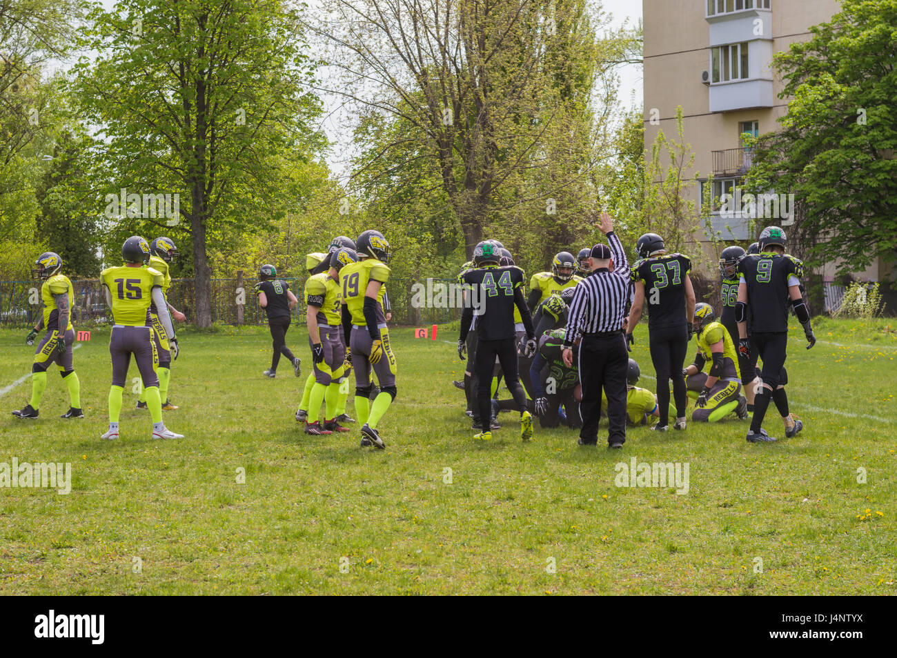 American Football team preleva un verso il basso Foto Stock