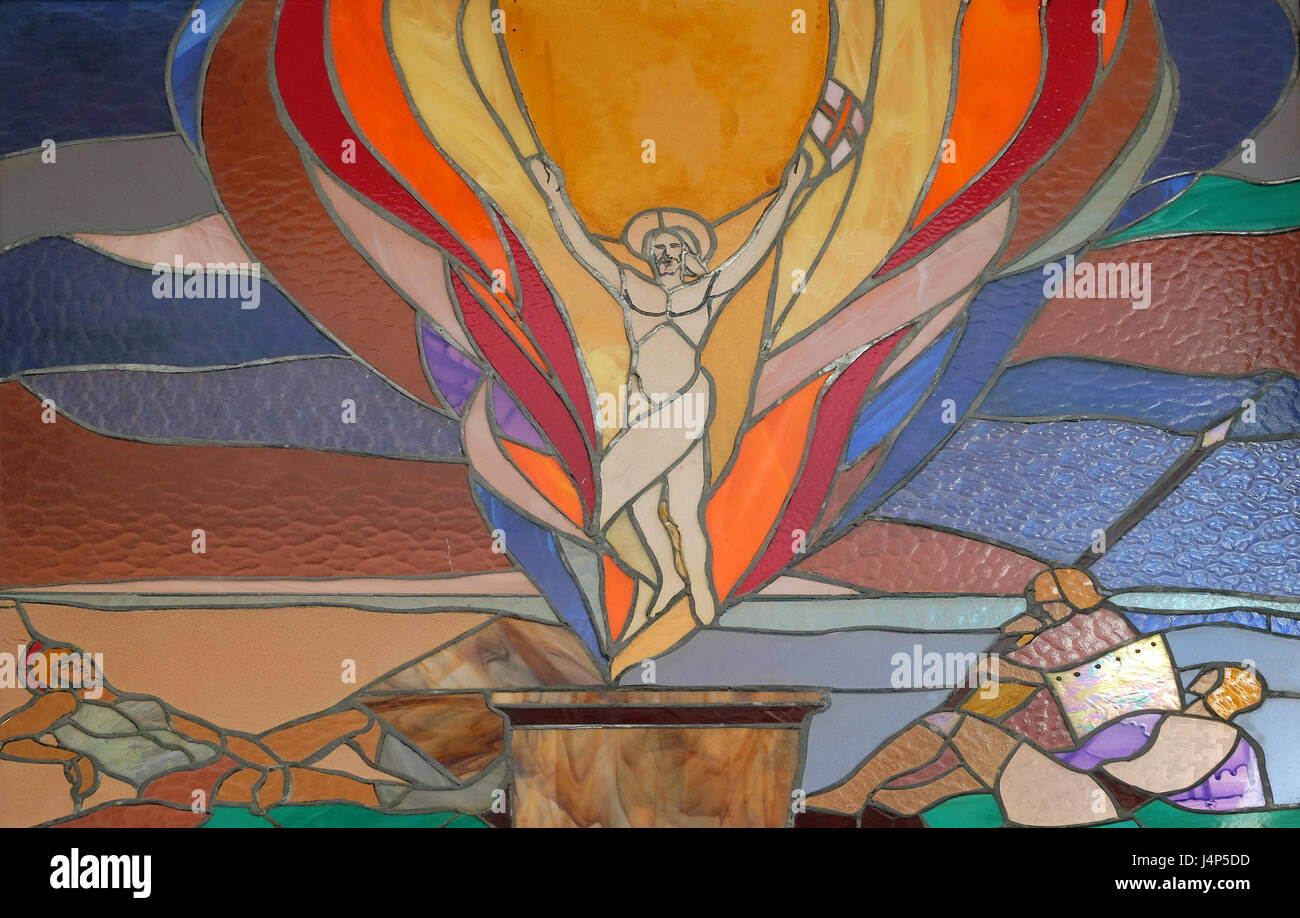 La risurrezione di Cristo vetrata di Madre Teresa nella cattedrale di Vau Dejes io, Albania Foto Stock