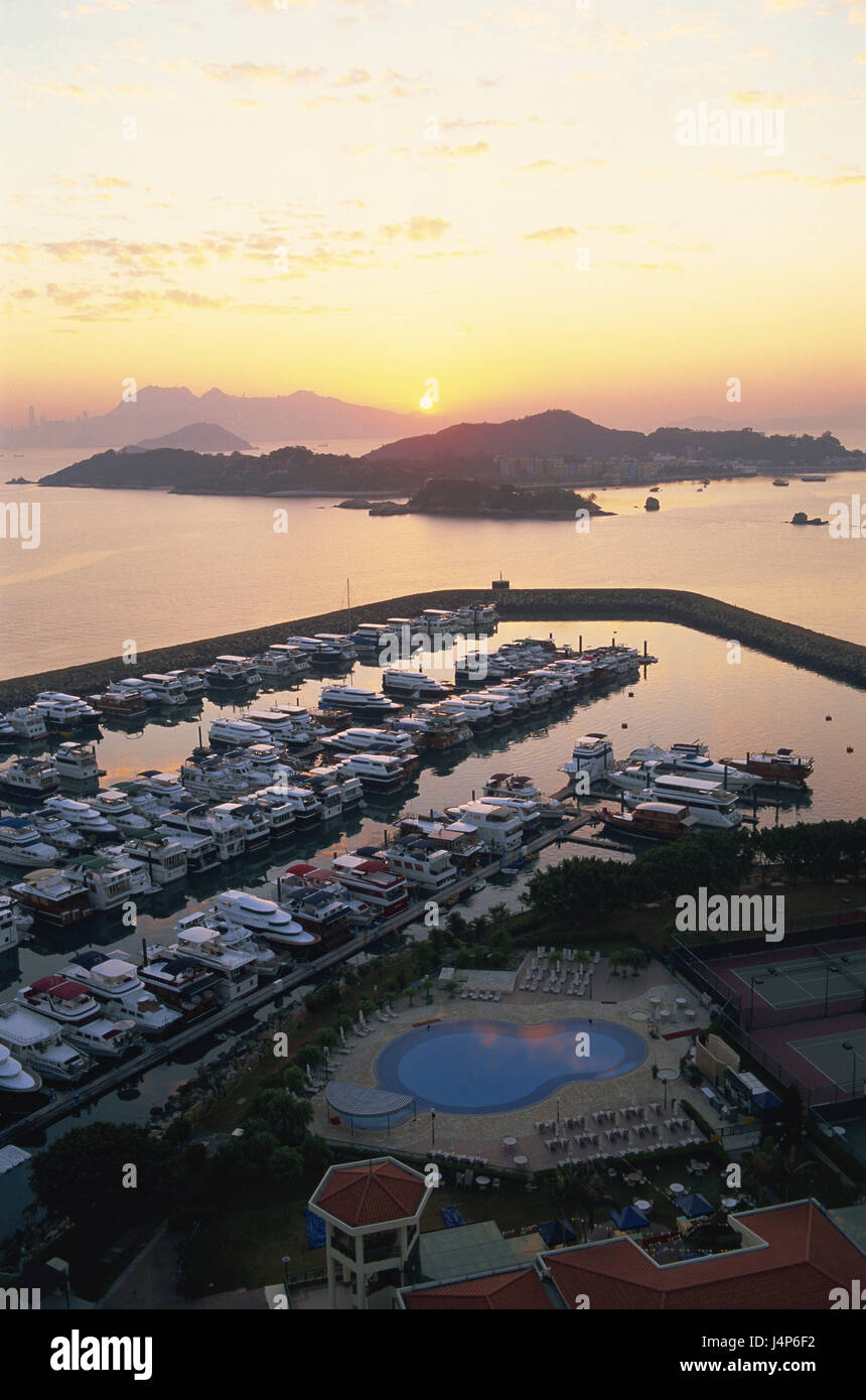 Cina, Hong Kong, Bang Chau Islanda, Discovery Bay, porto, sunrise, Asia, isola, isole bay, barche, panoramica, vicina isola, turismo, tempo libero e viaggi, tuning, mattina, mattina tuning, alba, crepuscolo, alba, silenzio, riposo, Foto Stock