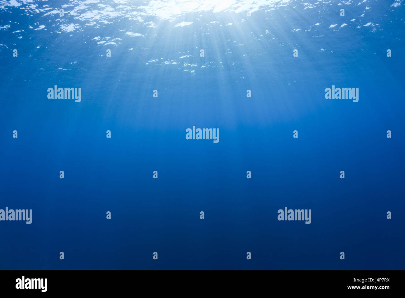 Registrazione subacquea, Sunray, superficie dell'oceano, Foto Stock