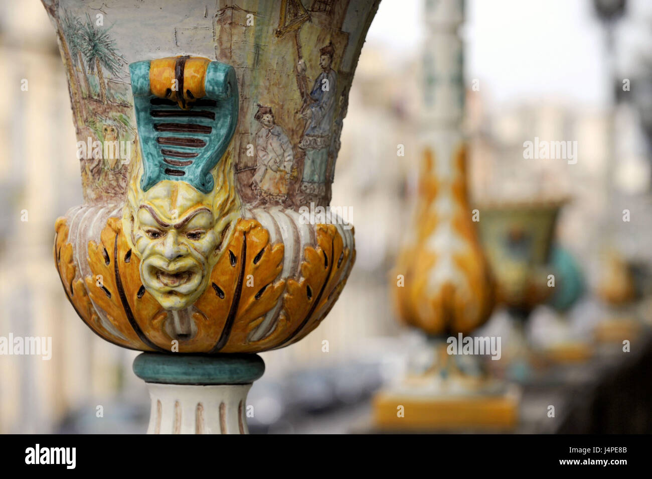 L'Italia, Sicilia, Caltagirone Villa Comunale, Pflanzgefäß, dettaglio Foto Stock