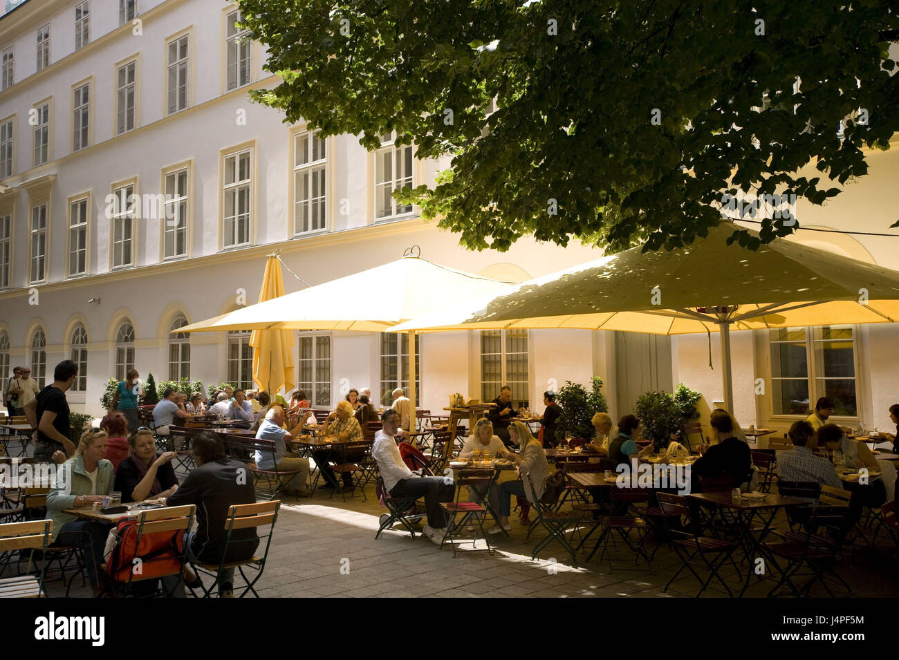 Austria, Vienna, street cafe Foto Stock