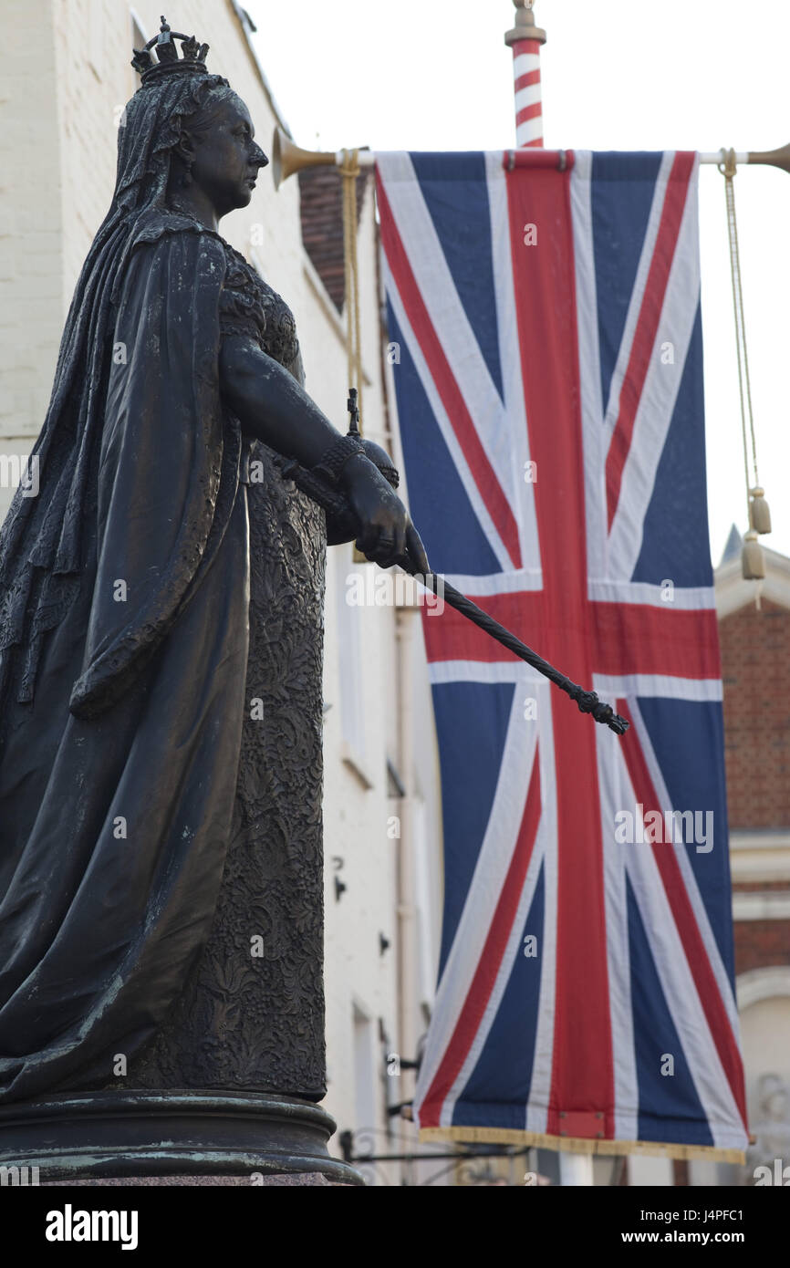 Gran Bretagna, Inghilterra, Berkshire, Windsor, Queen Victoria statua, Union Jack, Foto Stock