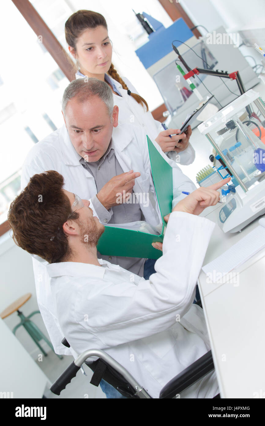 Facendo un grande errore in laboratorio Foto Stock