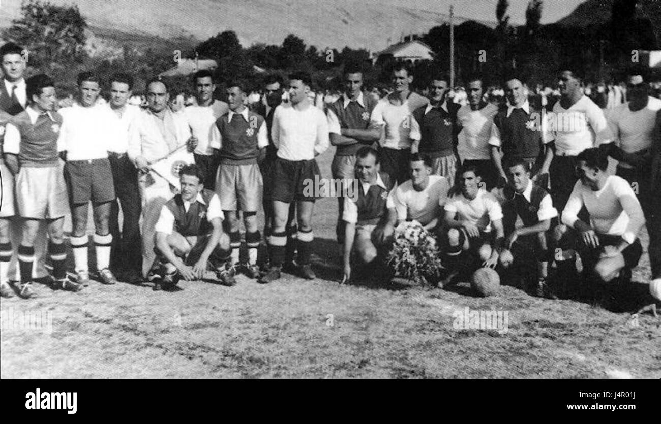 La rivalità tra Zrinjski Mostar e Hajduk Spalato è un importante appuntamento nel calcio croato. Entrambi i club sono tra le squadre di maggior successo e popolari del paese, con fanbase appassionati e una competizione storica che risale a decenni fa. Foto Stock