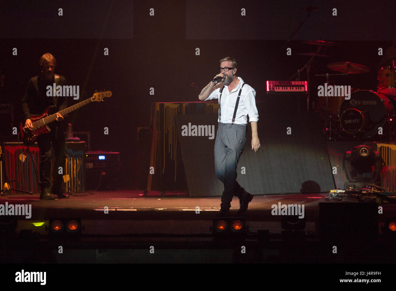 Torino, Italia. 13 Maggio, 2017. 13 Maggio 2017 - Marco Masini in scena al Teatro Colosseo", Torino, con la sua 'Spostato DI NAZIONI UNITE SECONDO LIVE 2017' Credit: Antonio Polia/Alamy Live News Foto Stock