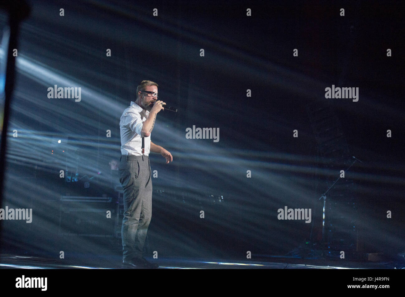 Torino, Italia. 13 Maggio, 2017. 13 Maggio 2017 - Marco Masini in scena al Teatro Colosseo", Torino, con la sua 'Spostato DI NAZIONI UNITE SECONDO LIVE 2017' Credit: Antonio Polia/Alamy Live News Foto Stock