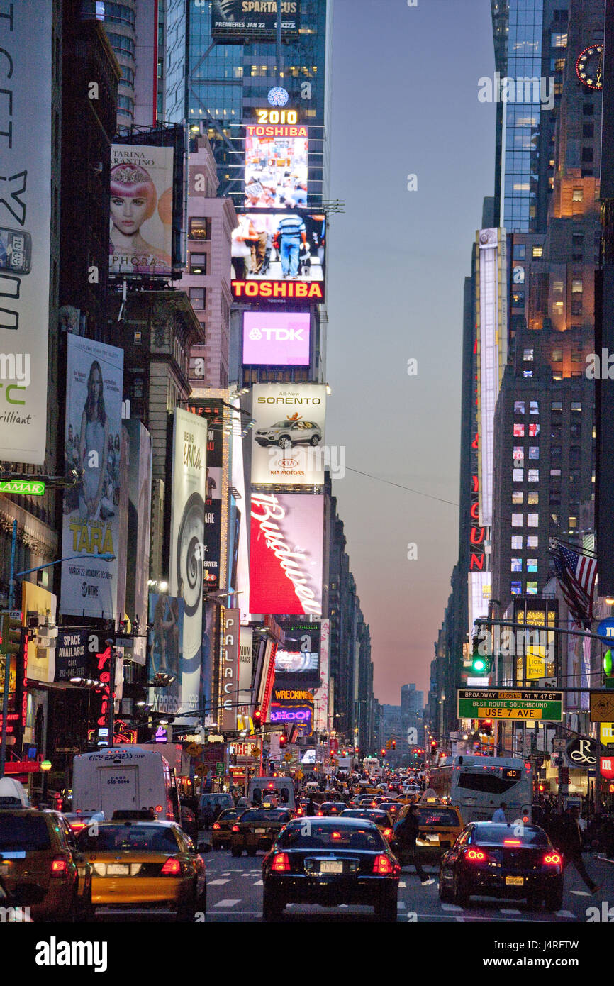 Gli Stati Uniti, la città di New York, Times Square, 7Th. Avenue, scene di strada, Foto Stock