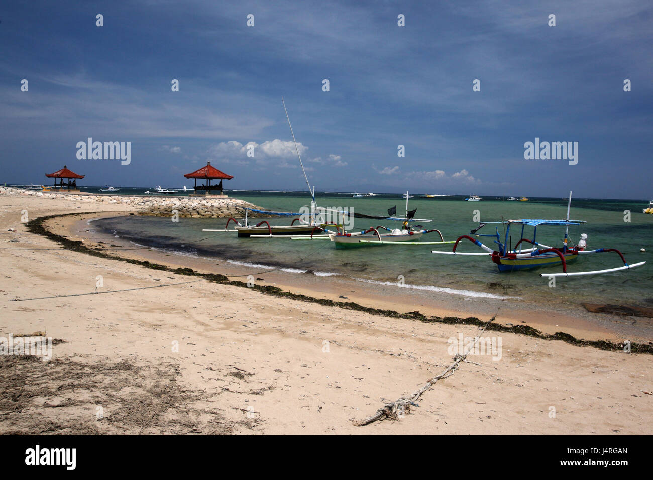 Indonesia, Bali, isola, Sanur Beach, la pesca in barca, sul mare Foto Stock