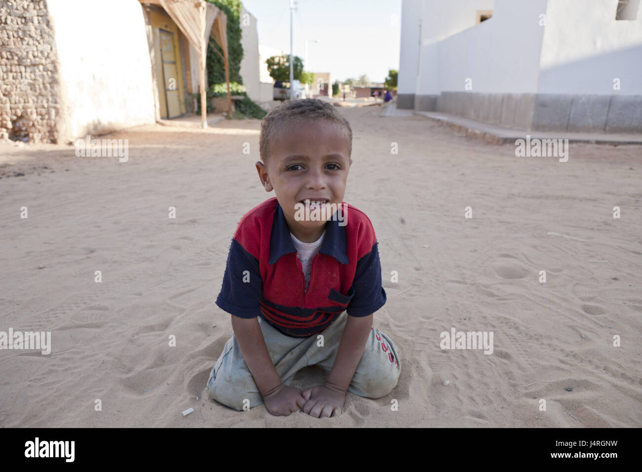 Bambino, Dakhla Oasis, deserto libico, Egitto, Foto Stock