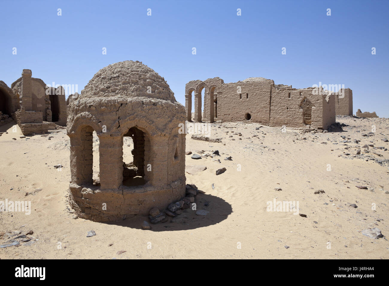 Necropoli di al-Bagawat, tomba di bande di oasi Kargha, deserto libico, Egitto, Foto Stock