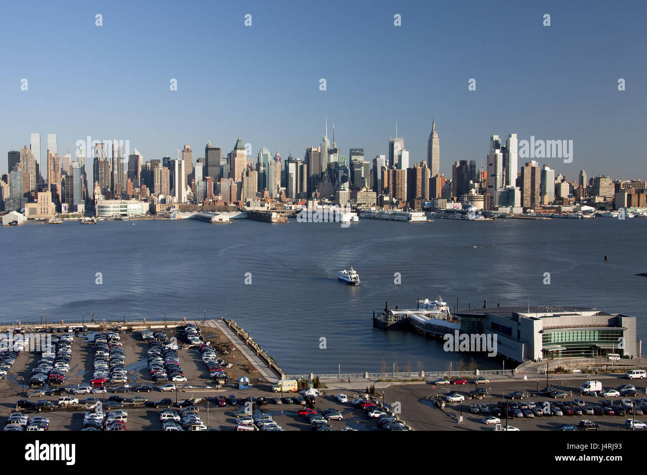 Gli Stati Uniti, New York City, panorama, Midtown Manhattan, skyline, Fiume Hudson, New Jersey, parcheggio, Foto Stock