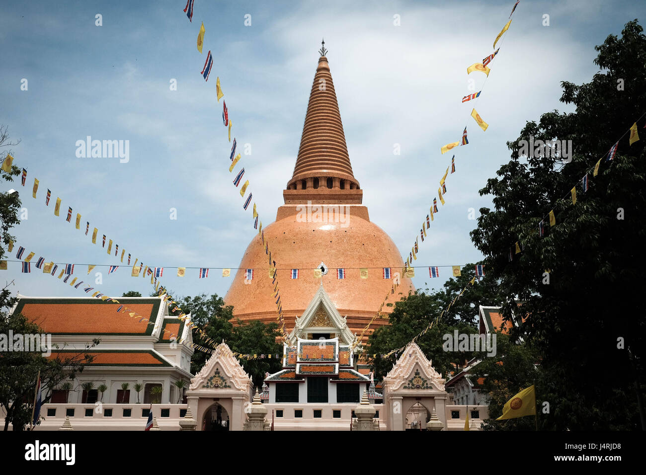 Viaggiare in Thailandia il mondo più alto stupa Foto Stock
