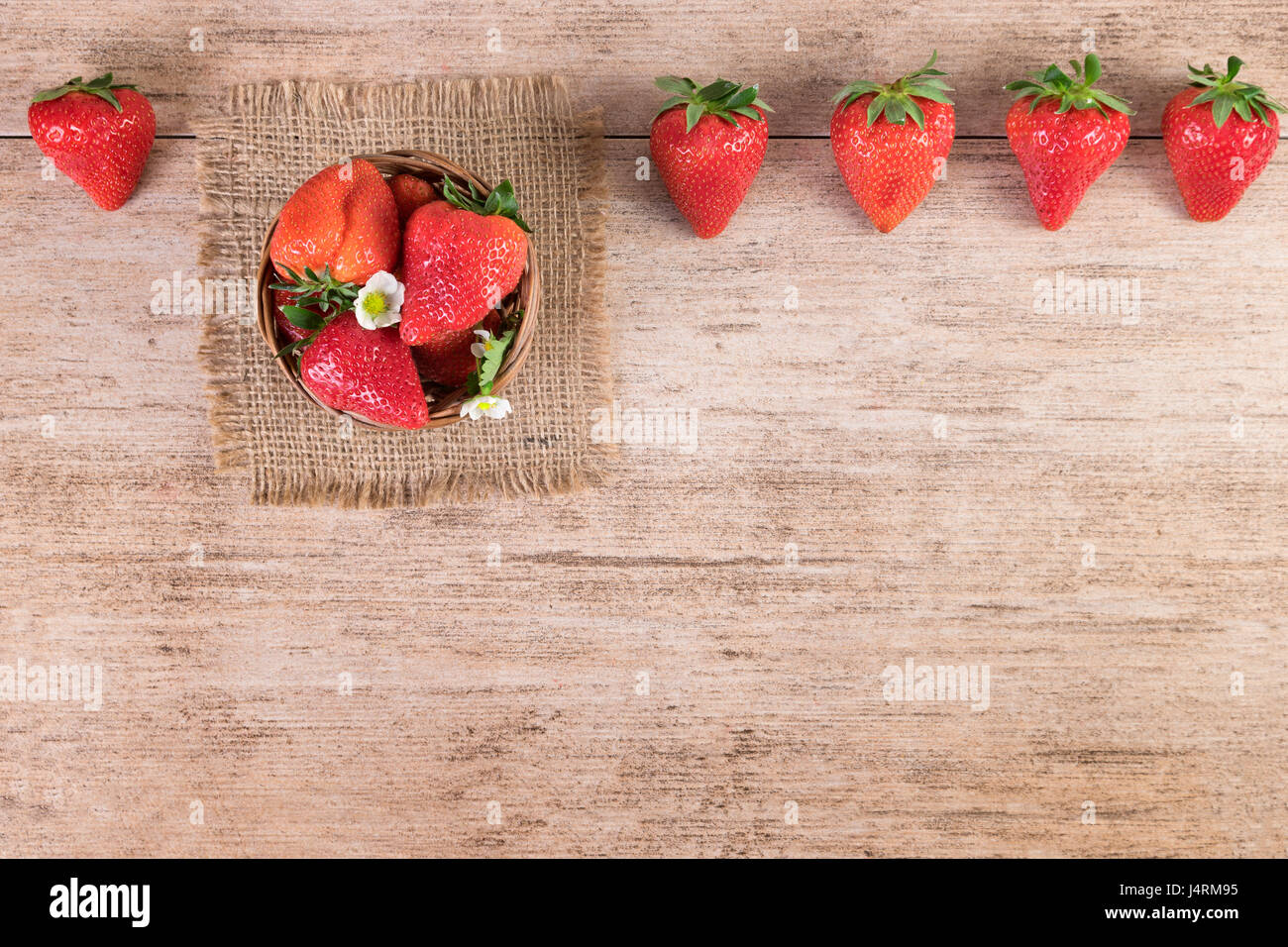 Le fragole vista dall'alto uno spazio di copia Foto Stock