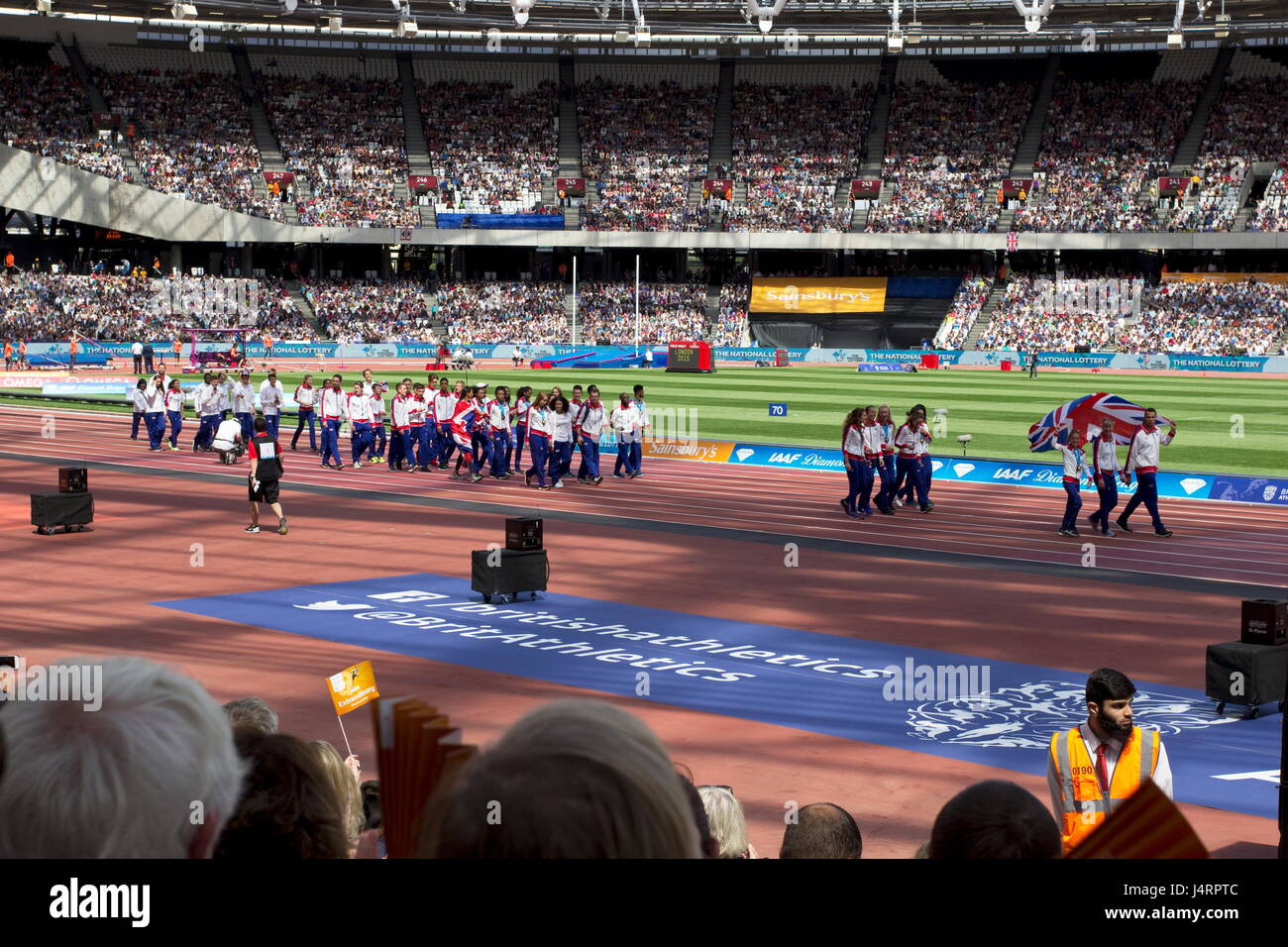 2015 Junior Team olimpico anniversario giochi Olympic Stadium Queen Elizabeth 11 Parco Olimpico di Stratford London Foto Stock