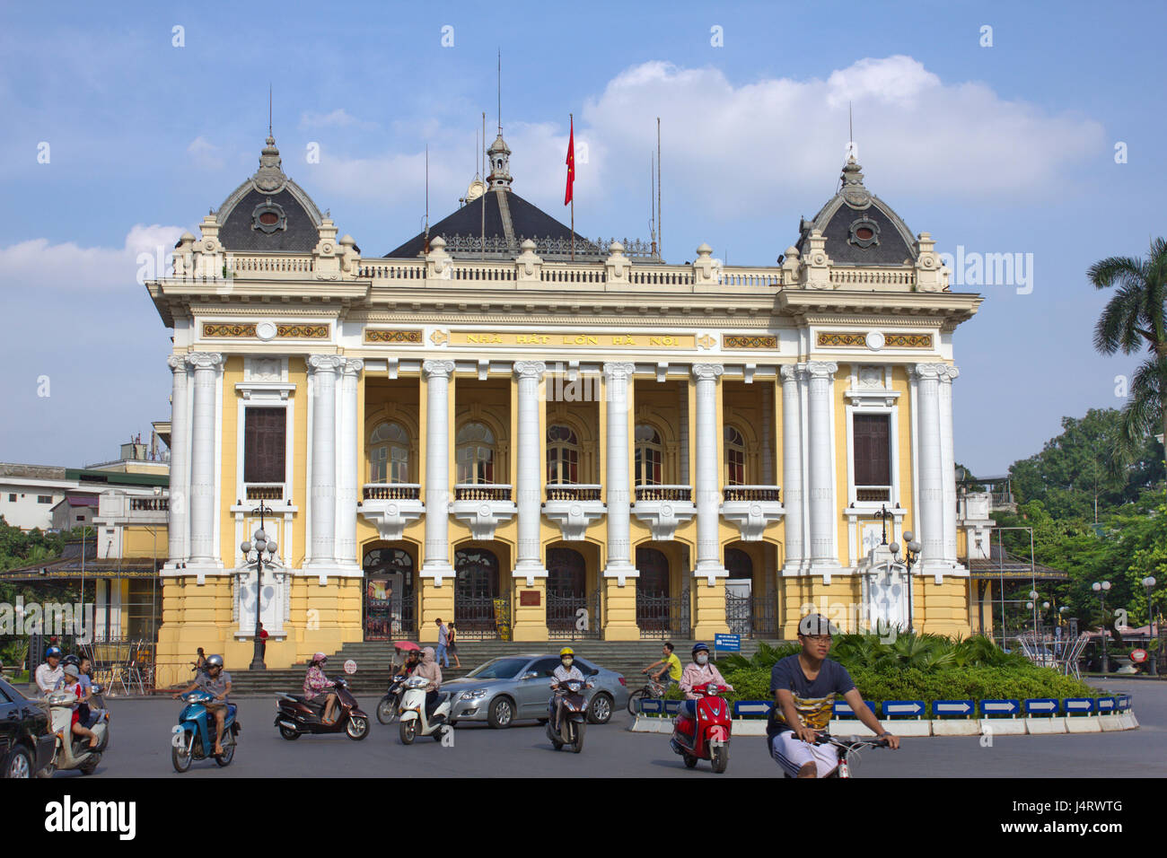 L'Opera House, il Performing Arts Center del quartiere francese, Hanoi, Vietnam Foto Stock