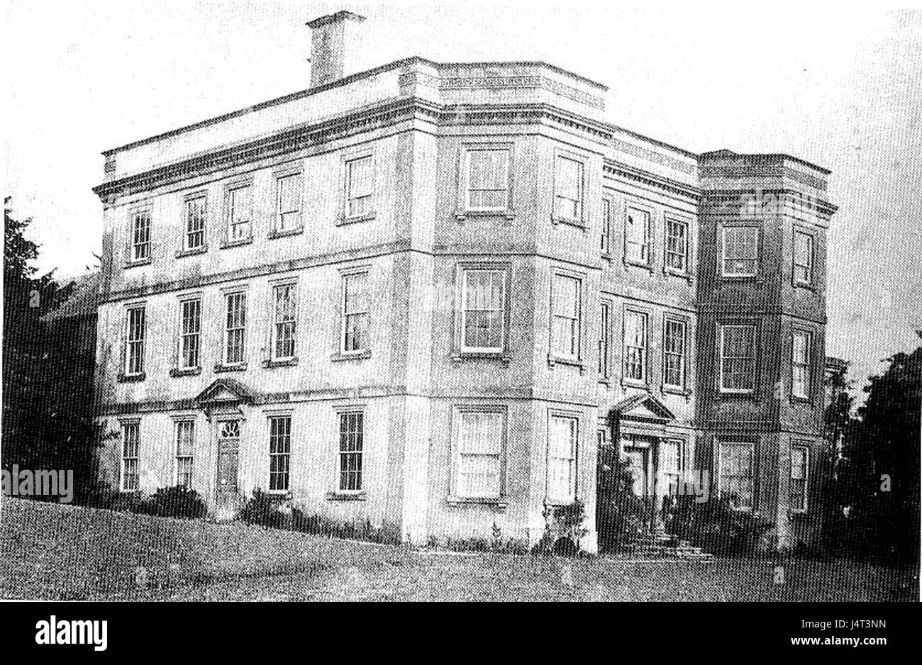 "Camera alta” si riferisce a una camera legislativa o a un consiglio. Questo termine è comunemente associato ai sistemi parlamentari ed è spesso usato per descrivere la camera alta nelle legislature bicamerali come la camera dei Lord nel Regno Unito o il Senato in vari paesi. Foto Stock