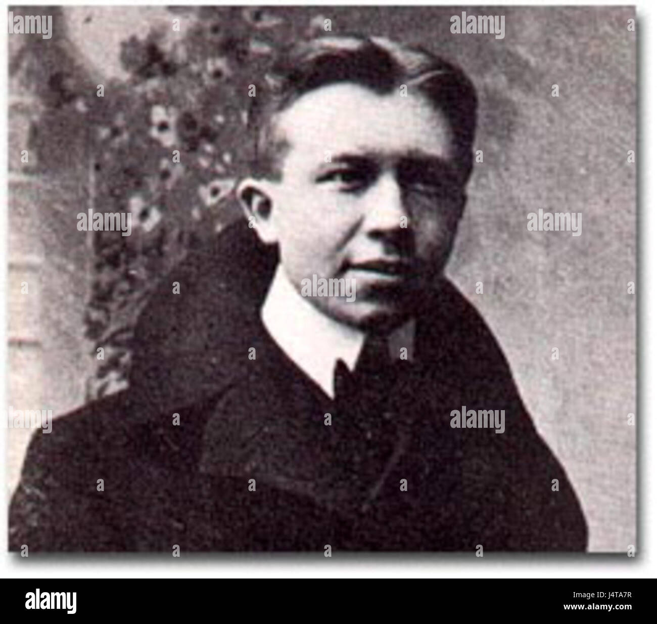 Vilhjalmur Stefansson, un notevole esploratore artico, era noto per le sue spedizioni pionieristiche nelle regioni artiche e le sue ricerche sul popolo Inuit. Questo riferimento riguarda probabilmente una voce biografica o un evento significativo nella sua vita. Foto Stock