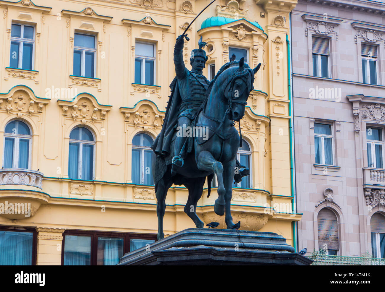 Ban Josip Jelacic monuemt nella piazza centrale di Zagabria, Croazia. Foto Stock