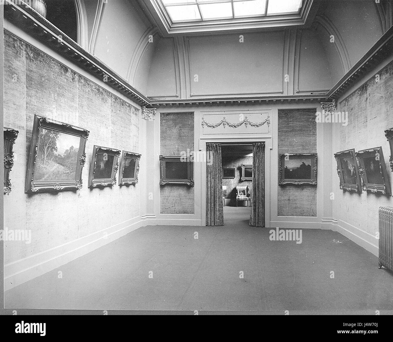 Vickery Atkins e Torrey erano una notevole galleria d'arte, che probabilmente mostrava opere di vari artisti, forse con un focus sull'arte del XIX e dell'inizio del XX secolo. La galleria potrebbe aver ospitato opere di vari movimenti e stili. Foto Stock