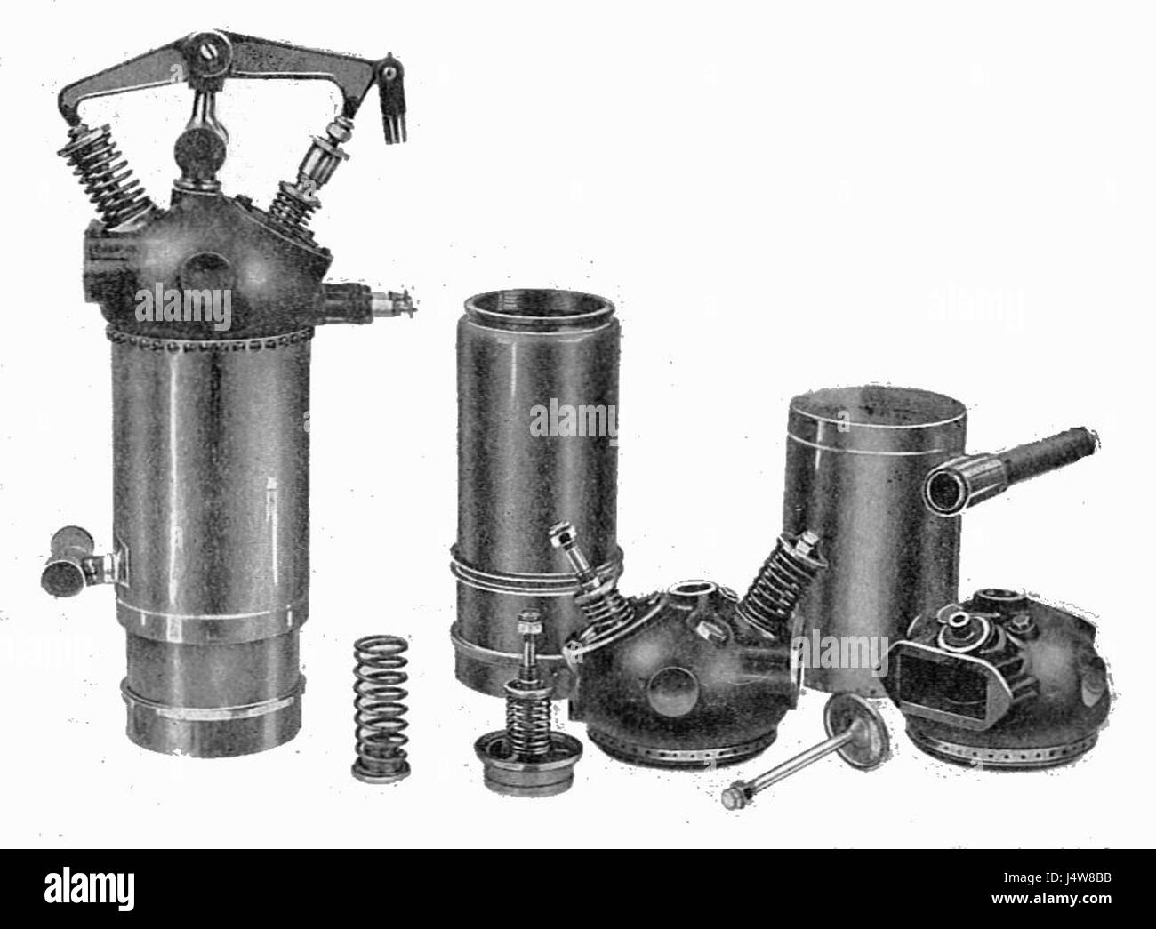 Il motore aeronautico V8 Wolseley da 120 cv, descritto nei "motori moderni, Vol III" di Rankin Kennedy, rappresenta un progresso significativo nella tecnologia aeronautica, mettendo in evidenza il design dei cilindri e le specifiche del motore. Foto Stock