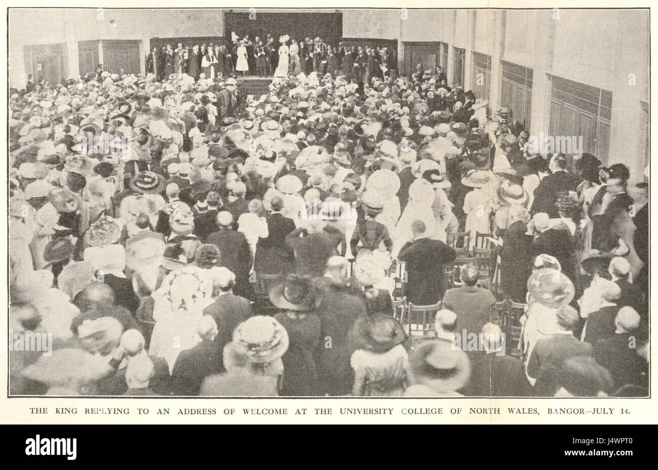 In Galles il re risponde a un indirizzo di benvenuto presso la University College of North Wales Bangor 14 Luglio 1911 Foto Stock
