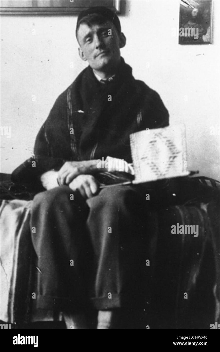 Questa immagine mostra Willem Arondeus, un combattente della resistenza olandese, all'inizio del XX secolo sull'isola di Urk. Arondeus giocò un ruolo significativo nella resistenza all'occupazione nazista durante la seconda guerra mondiale Foto Stock