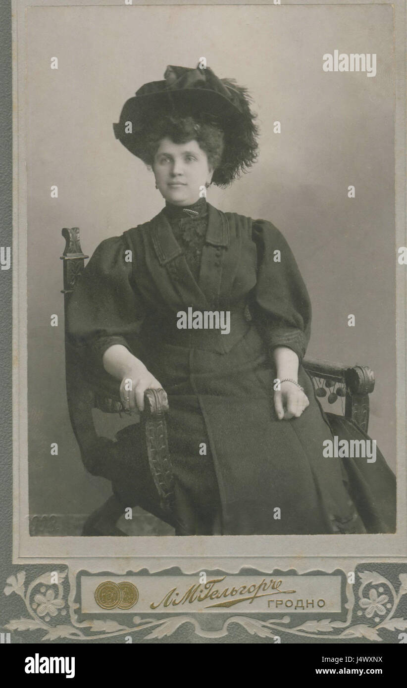 Una donna dalla città di Grodno impero russo 1908 ANNUNCIO Foto Stock