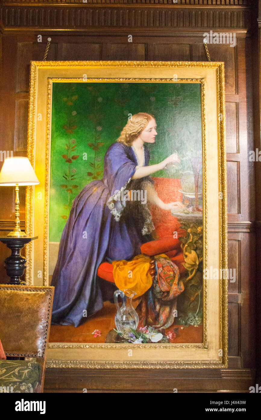 Wightwick Manor è un maniero di epoca vittoriana situato a Wolverhampton, Inghilterra. È conosciuta per la sua architettura e il design degli interni, in particolare per il suo stile Arts and Crafts, che riflette i movimenti estetici della fine del XIX secolo. Foto Stock
