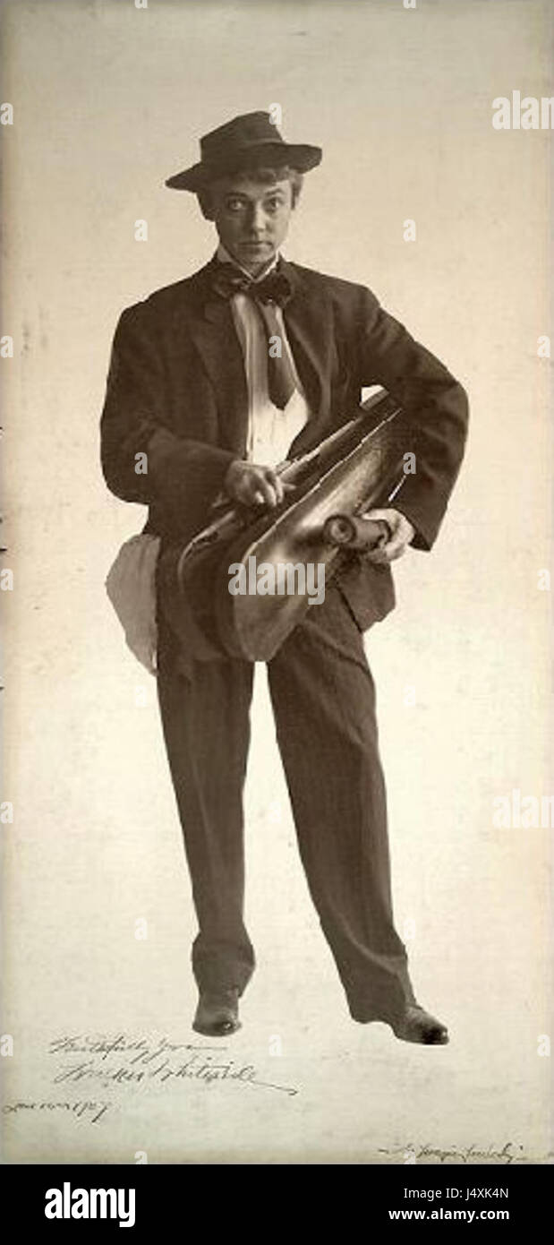 Walker Whiteside è stato un attore statunitense noto per i suoi ruoli nei primi anni del XX secolo. Era famoso per le sue esibizioni in film muti e produzioni teatrali, contribuendo allo sviluppo del cinema e del teatro americano durante quel periodo. Foto Stock