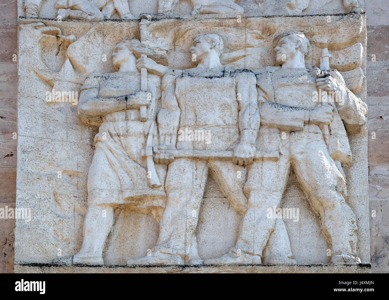 Sollievo al di sopra del Consiglio dei ministri glorifica la vittoria socialista in tutti i campi, Tirana, Albania, il 27 settembre 2016 Foto Stock